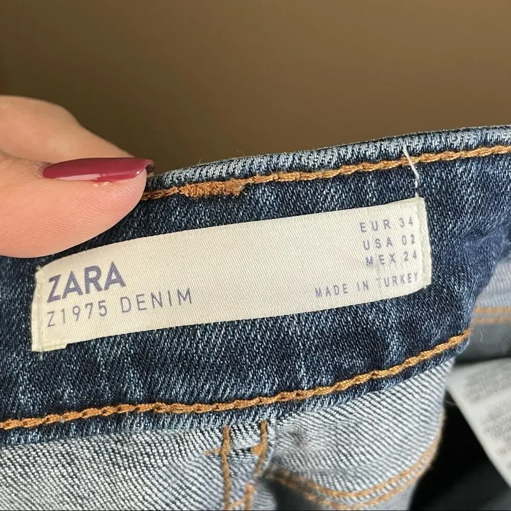 Zara Z1975 Skinny Jeans Women's Size 2 Dark Wash Raw Hem Distressed Stretch
